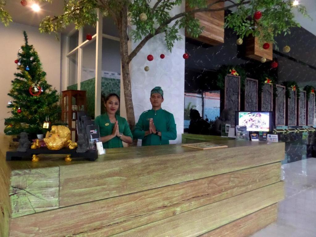 Bukit Daun Hotel And Resort Кедири Экстерьер фото
