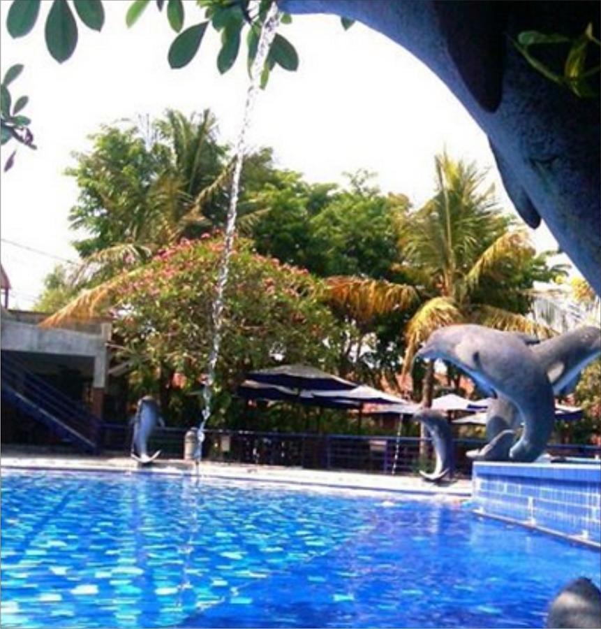 Bukit Daun Hotel And Resort Кедири Экстерьер фото