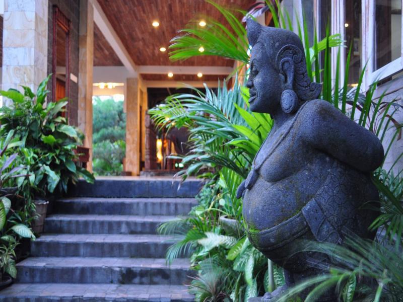 Bukit Daun Hotel And Resort Кедири Экстерьер фото