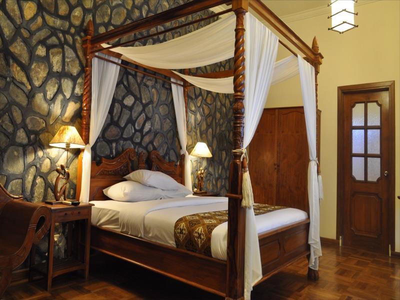 Bukit Daun Hotel And Resort Кедири Экстерьер фото