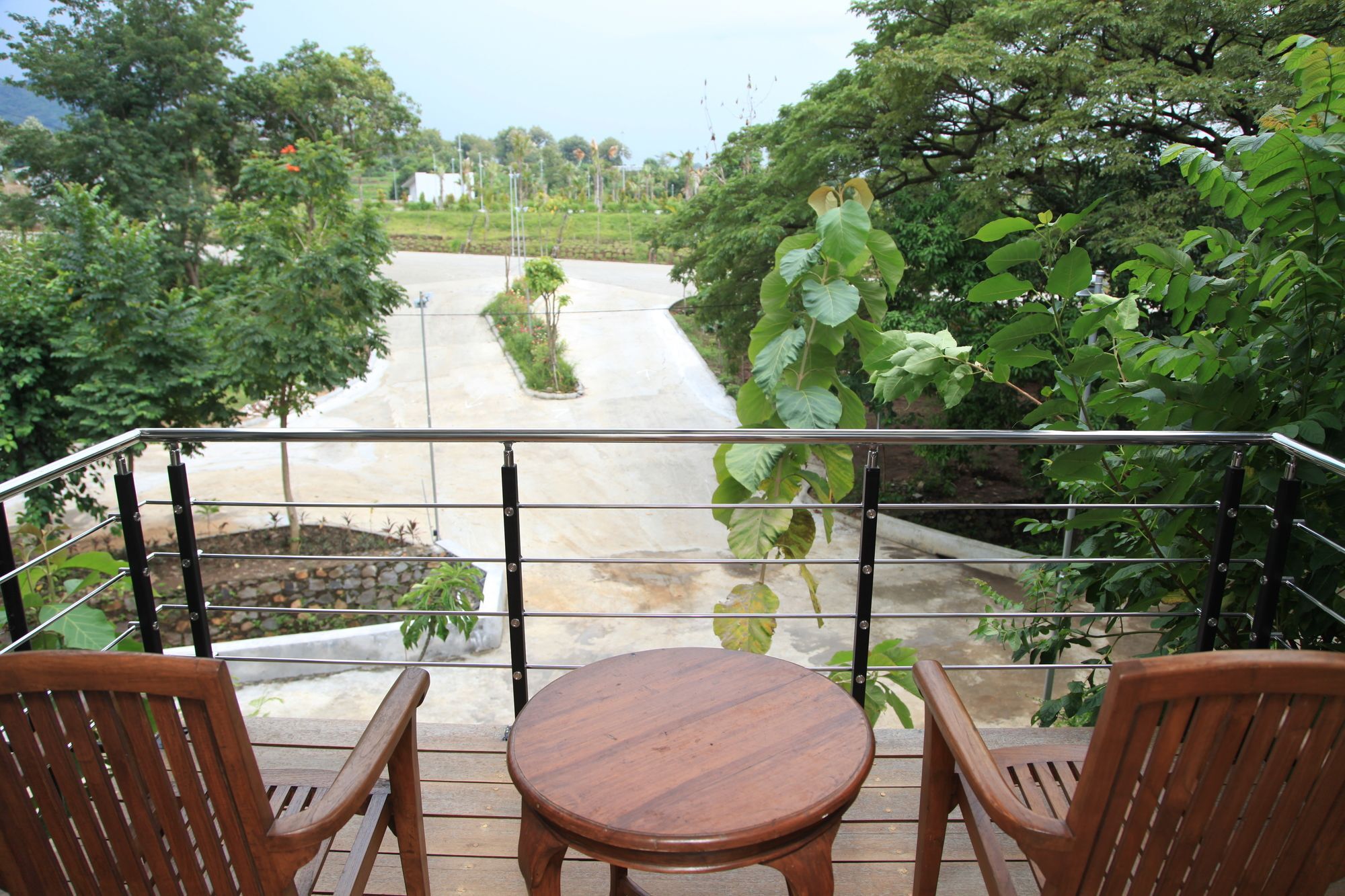 Bukit Daun Hotel And Resort Кедири Экстерьер фото